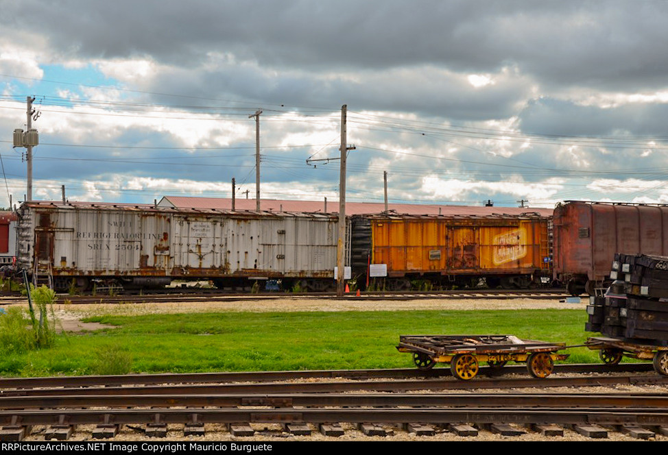 Swift and Oscar Mayer Refrigerator cars